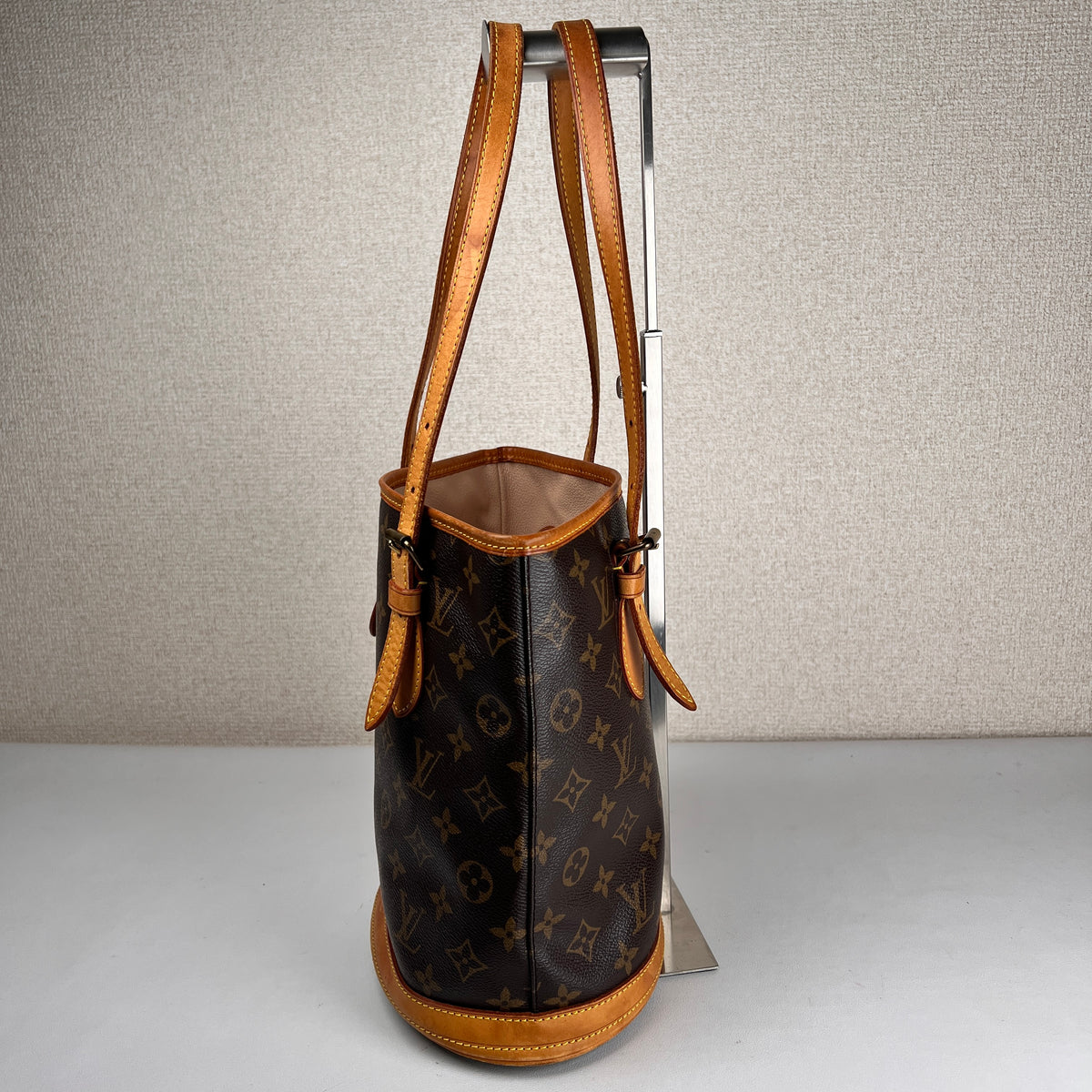 Louis Vuitton Brown Handle Bags A-17812
