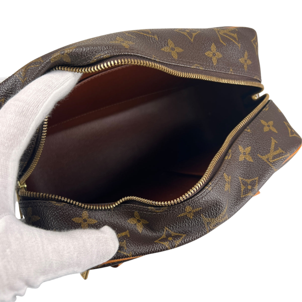 Louis Vuitton Brown Shoulder Bags A-17813
