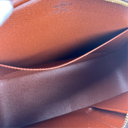 Louis Vuitton Brown Shoulder Bags A-17813