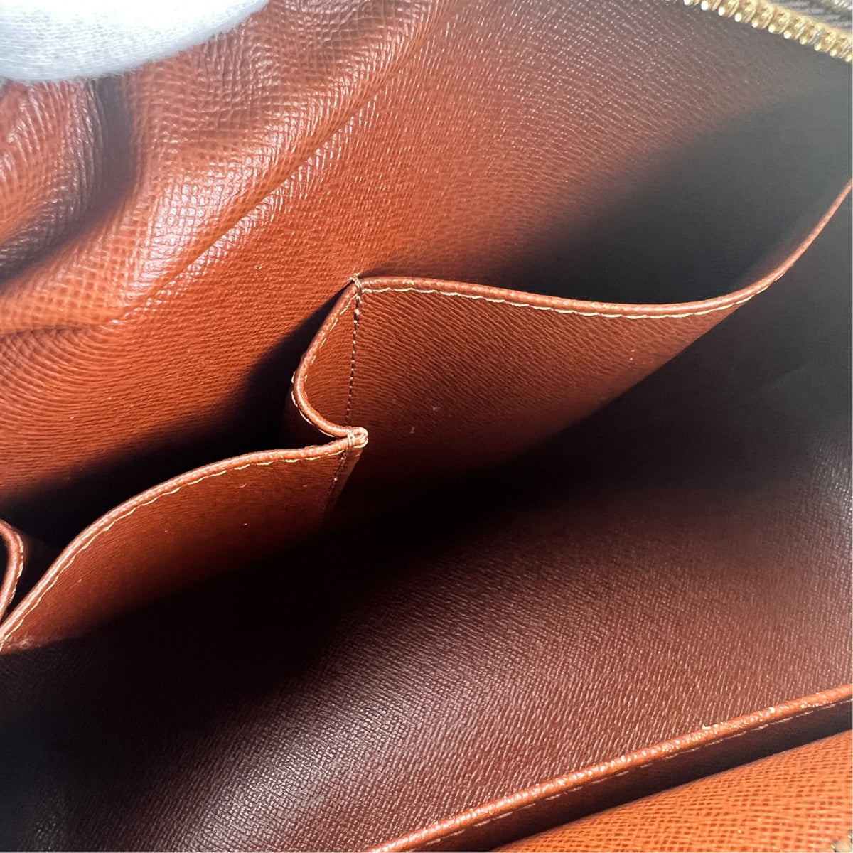 Louis Vuitton Brown Shoulder Bags A-17813