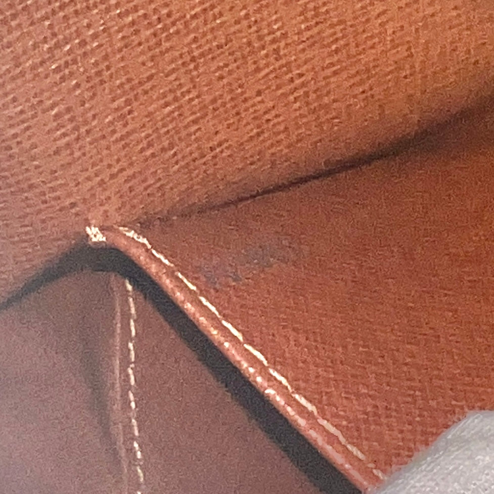 Louis Vuitton Brown Shoulder Bags A-17813