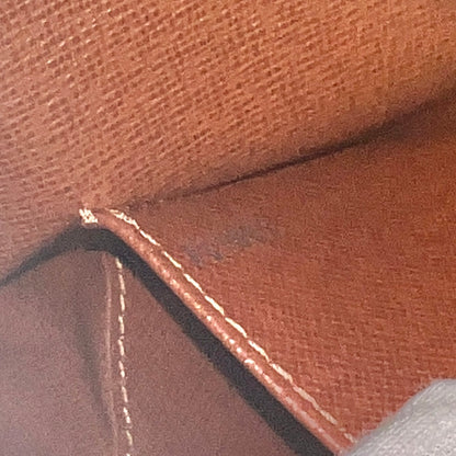 Louis Vuitton Brown Shoulder Bags A-17813