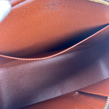 Louis Vuitton Brown Shoulder Bags A-17813
