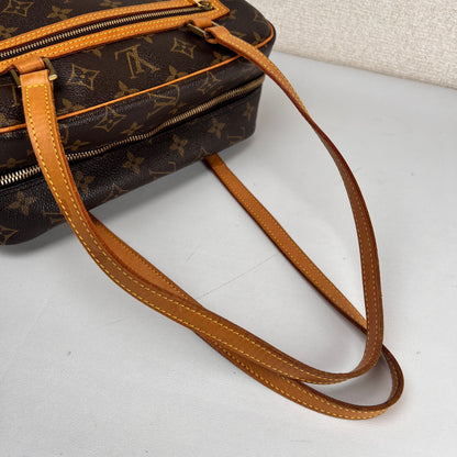 Louis Vuitton Brown Shoulder Bags A-17813