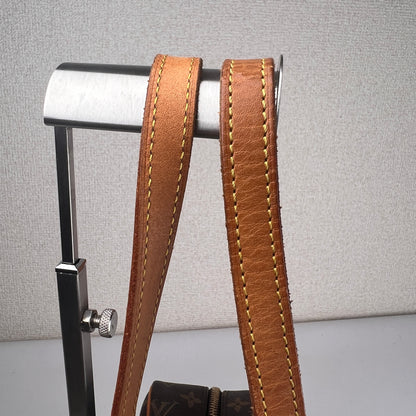 Louis Vuitton Brown Shoulder Bags A-17813