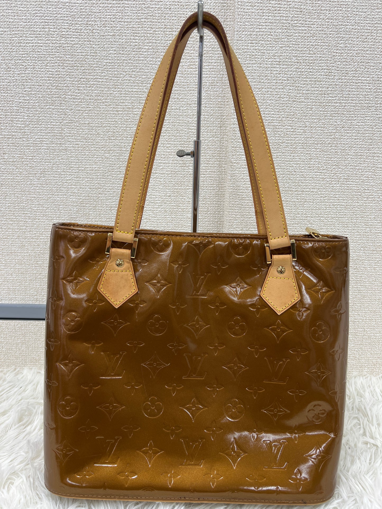 Louis Vuitton Gold Handle Bags A-17814