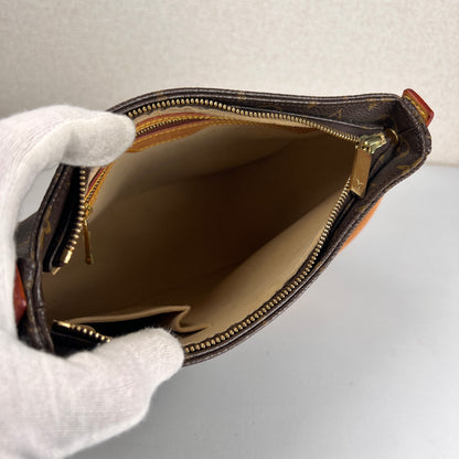 Louis Vuitton Brown Handle Bags A-17815