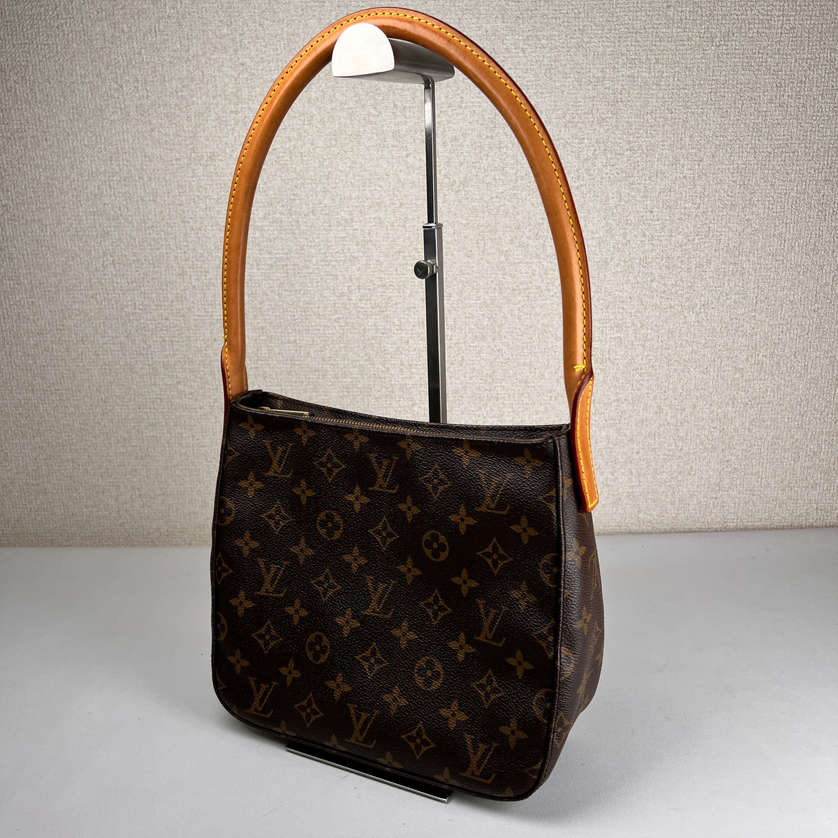 Louis Vuitton Brown Handle Bags A-17815