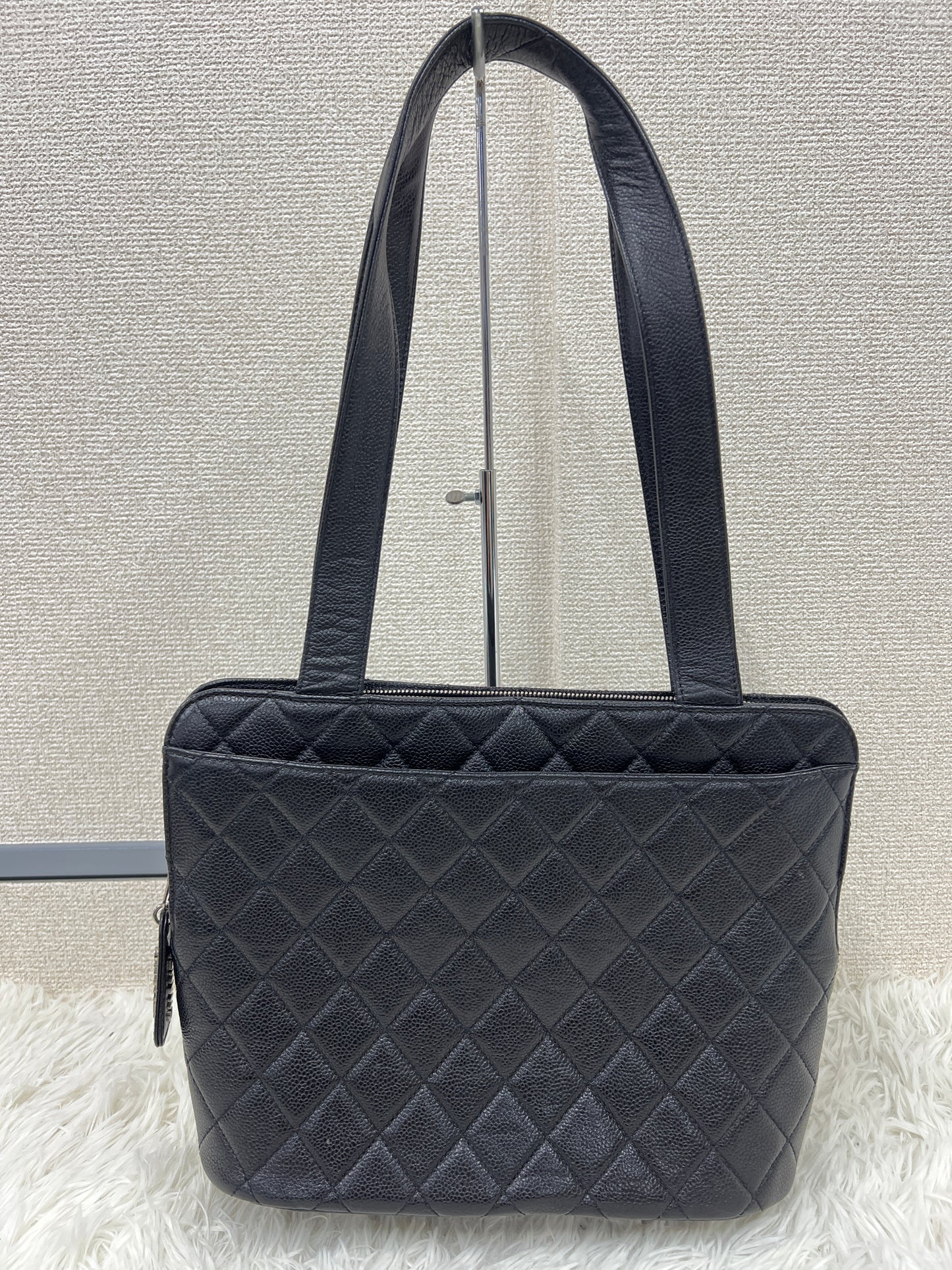 Chanel Black Tote Bags A-17816