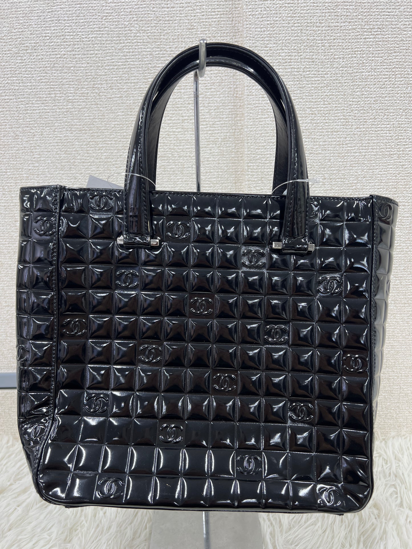 Chanel Black Tote Bags A-17817
