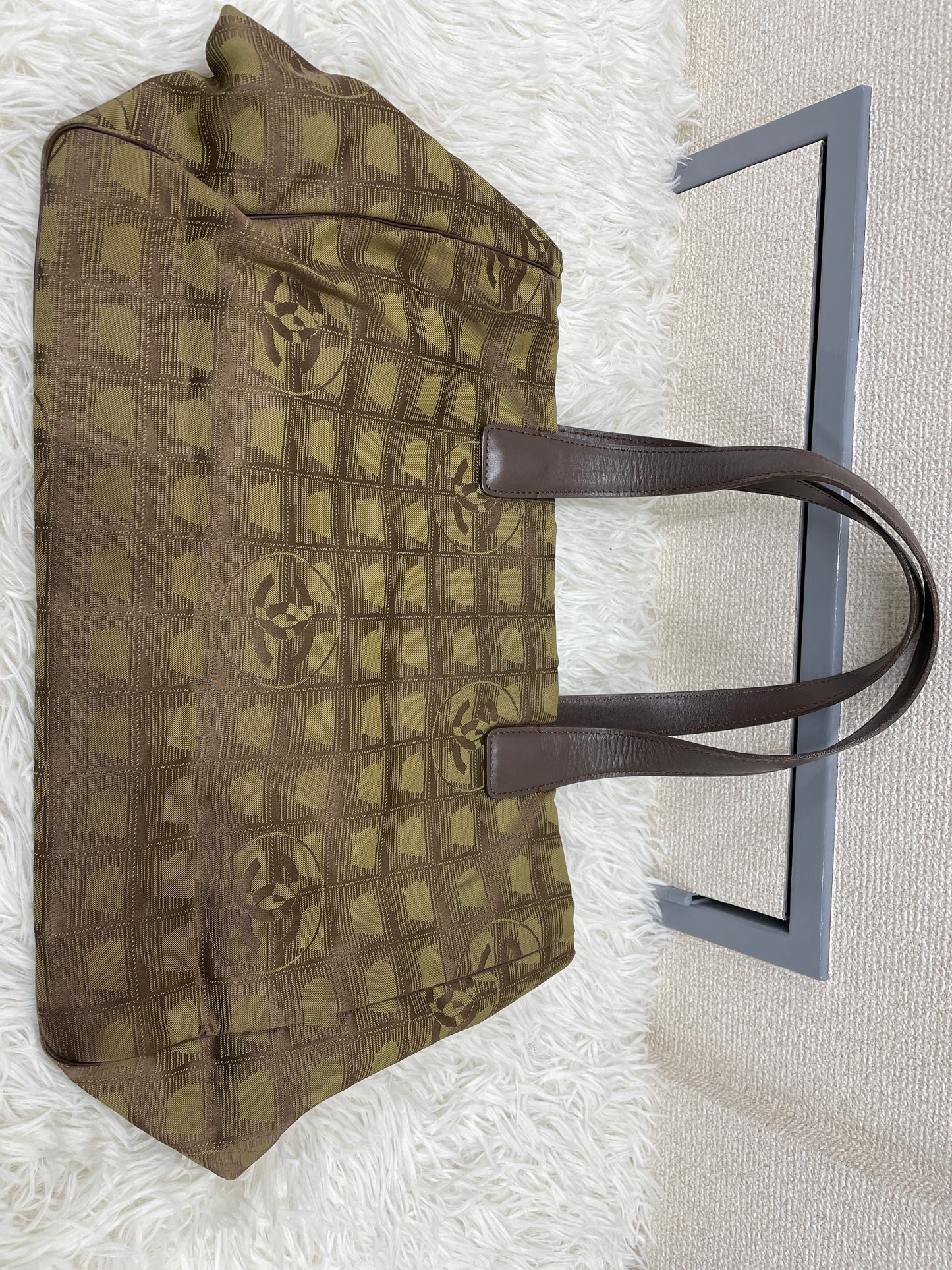 Chanel Beige Tote Bags A-17821