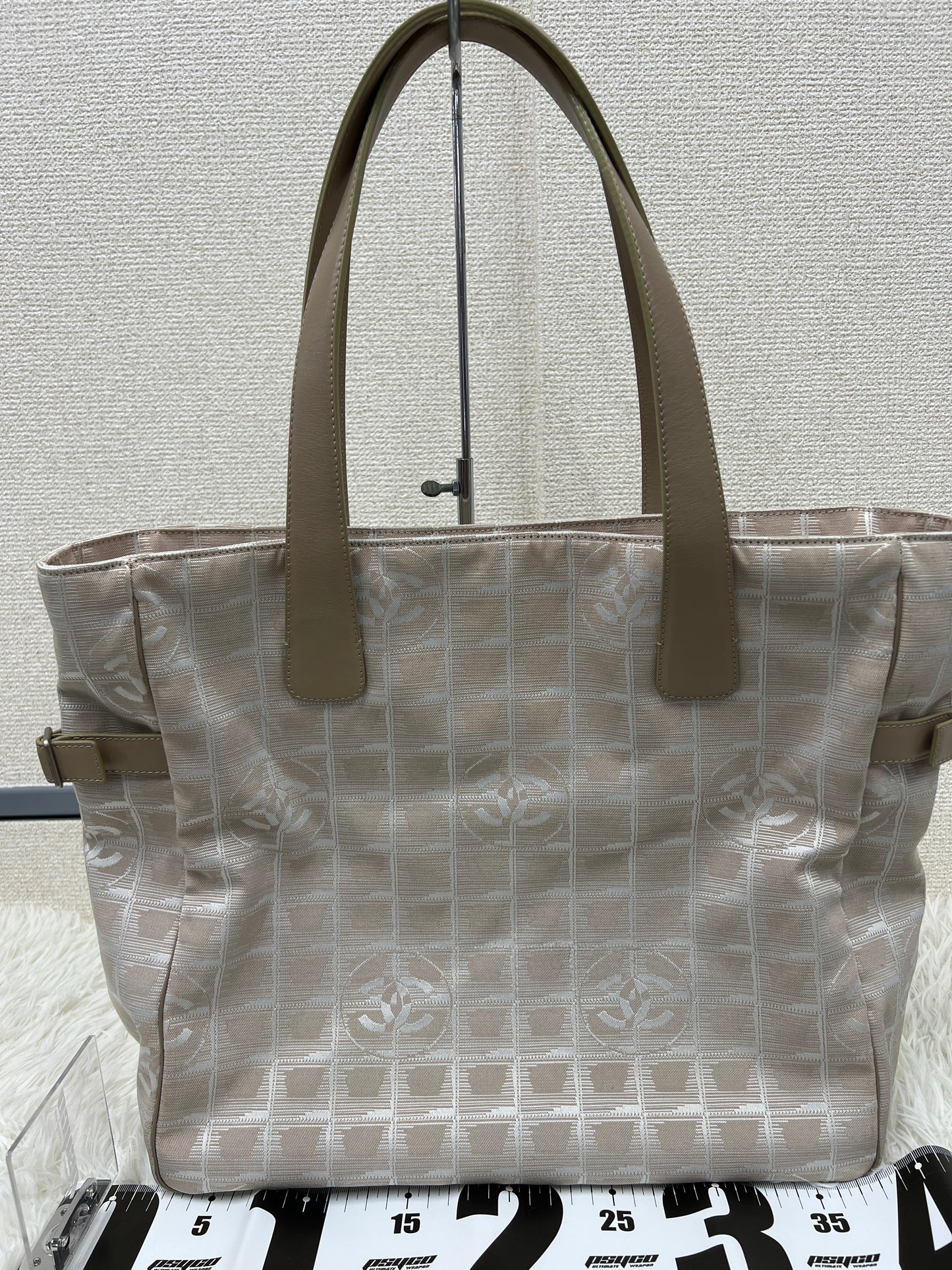Chanel Beige Tote Bags A-17824