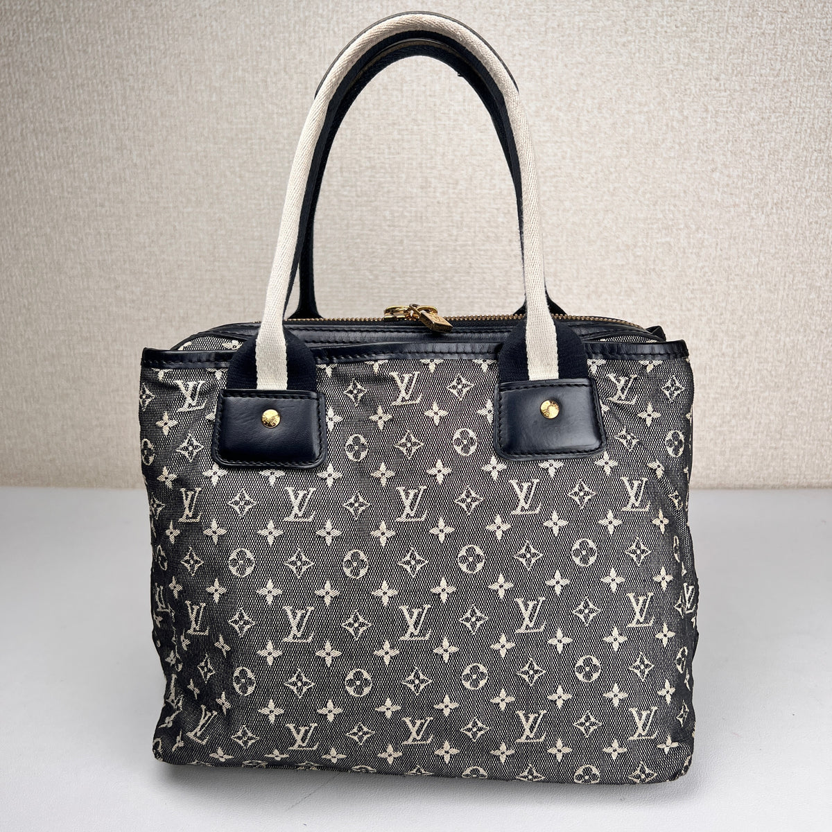 Louis Vuitton Black Handle Bags A-17825