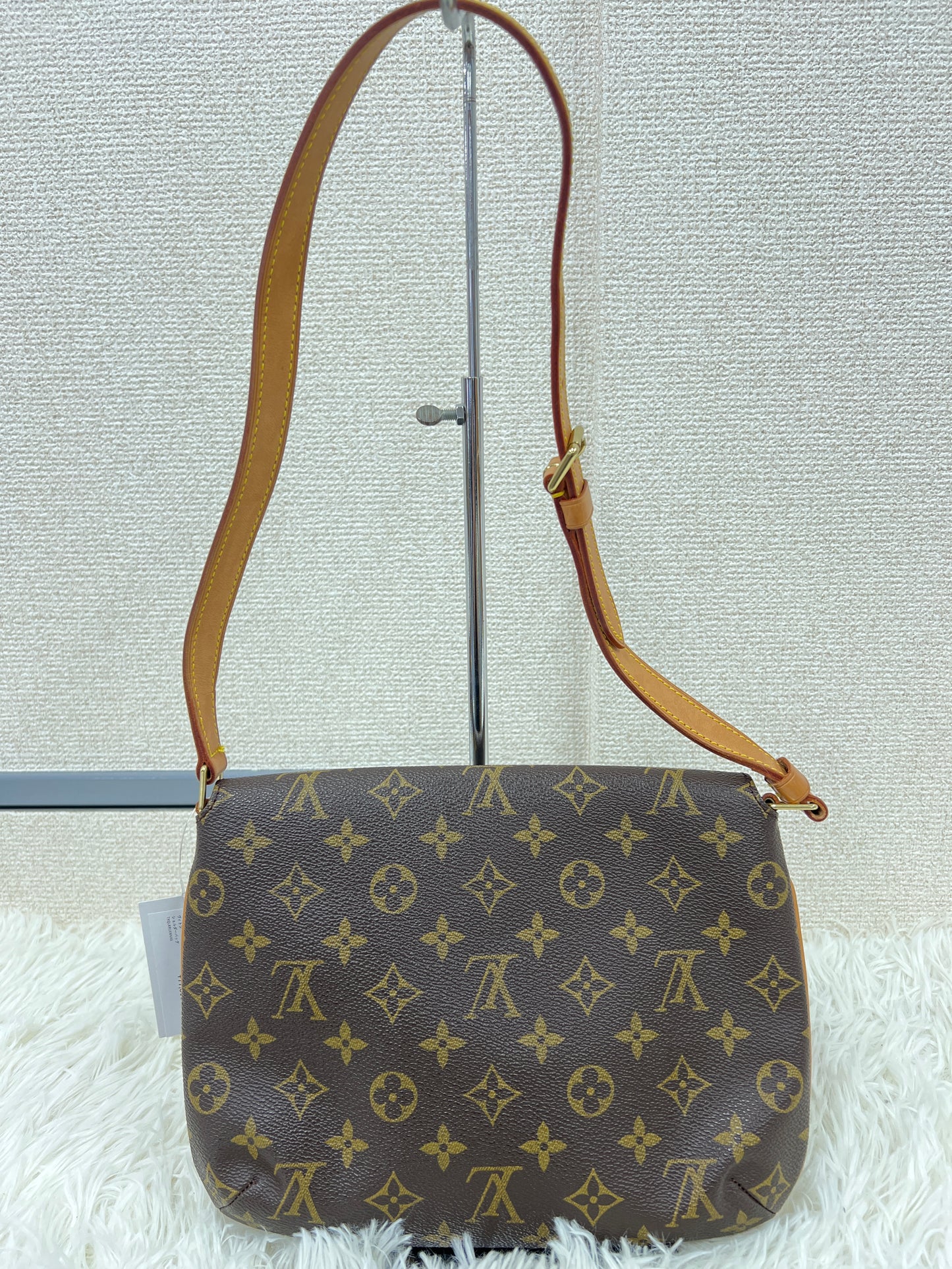 Louis Vuitton Brown Shoulder Bags A-17827
