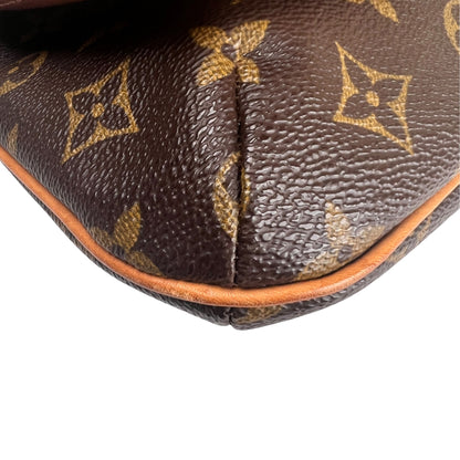 Louis Vuitton Brown Shoulder Bags A-17827