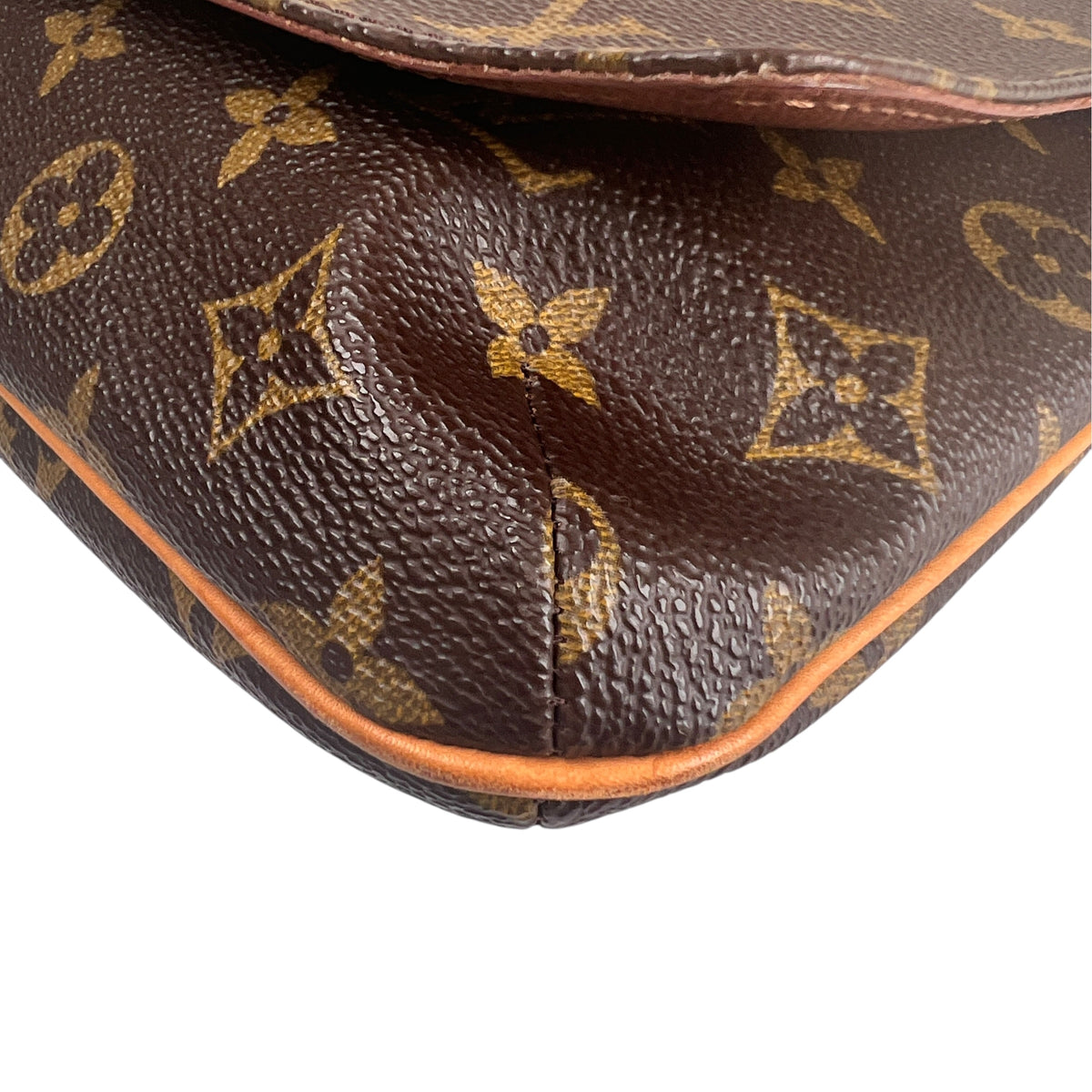 Louis Vuitton Brown Shoulder Bags A-17827