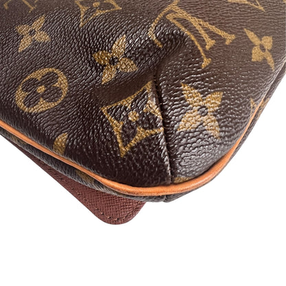 Louis Vuitton Brown Shoulder Bags A-17827