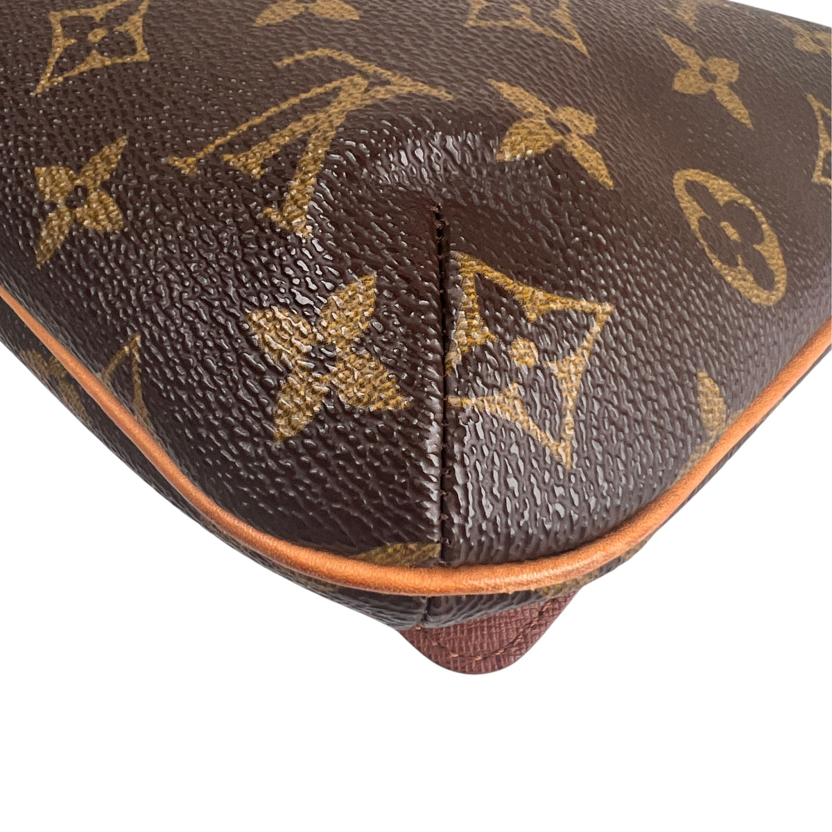 Louis Vuitton Brown Shoulder Bags A-17827