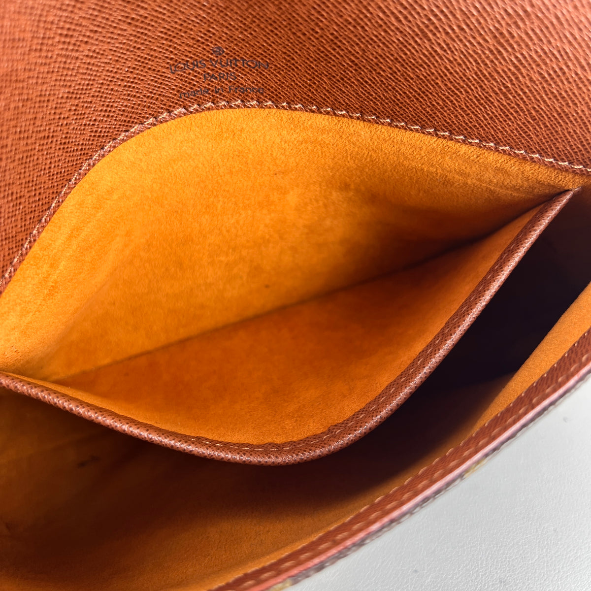 Louis Vuitton Brown Shoulder Bags A-17827