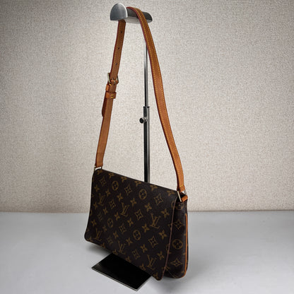 Louis Vuitton Brown Shoulder Bags A-17827