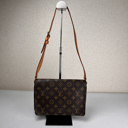 Louis Vuitton Brown Shoulder Bags A-17827