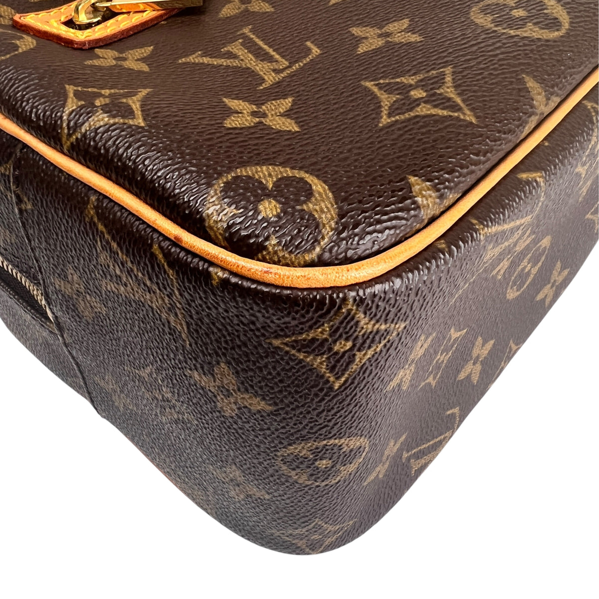 Louis Vuitton Brown Shoulder Bags A-17828