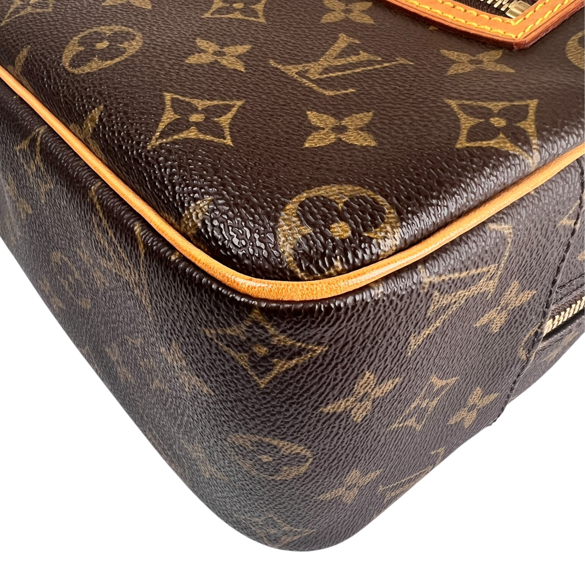 Louis Vuitton Brown Shoulder Bags A-17828