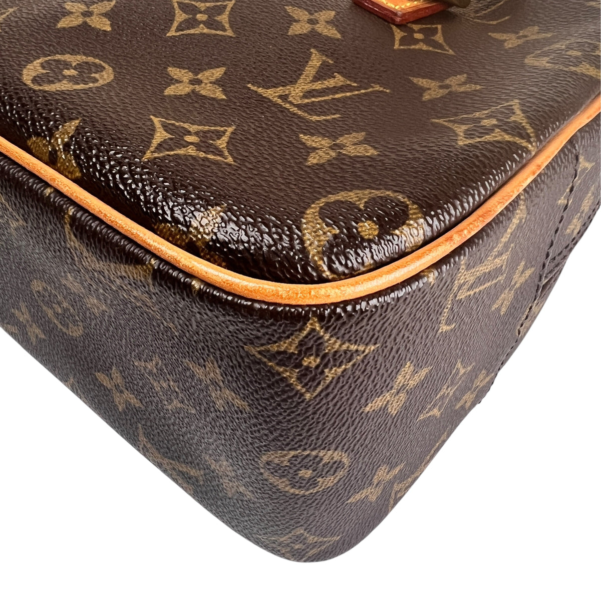 Louis Vuitton Brown Shoulder Bags A-17828