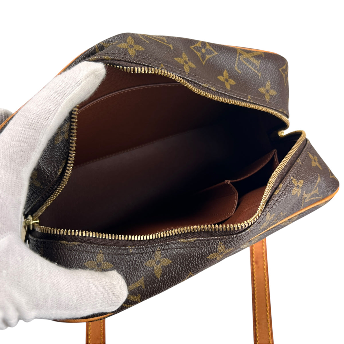 Louis Vuitton Brown Shoulder Bags A-17828