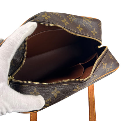 Louis Vuitton Brown Shoulder Bags A-17828