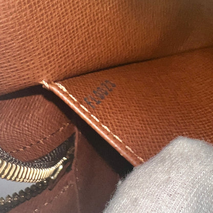Louis Vuitton Brown Shoulder Bags A-17828