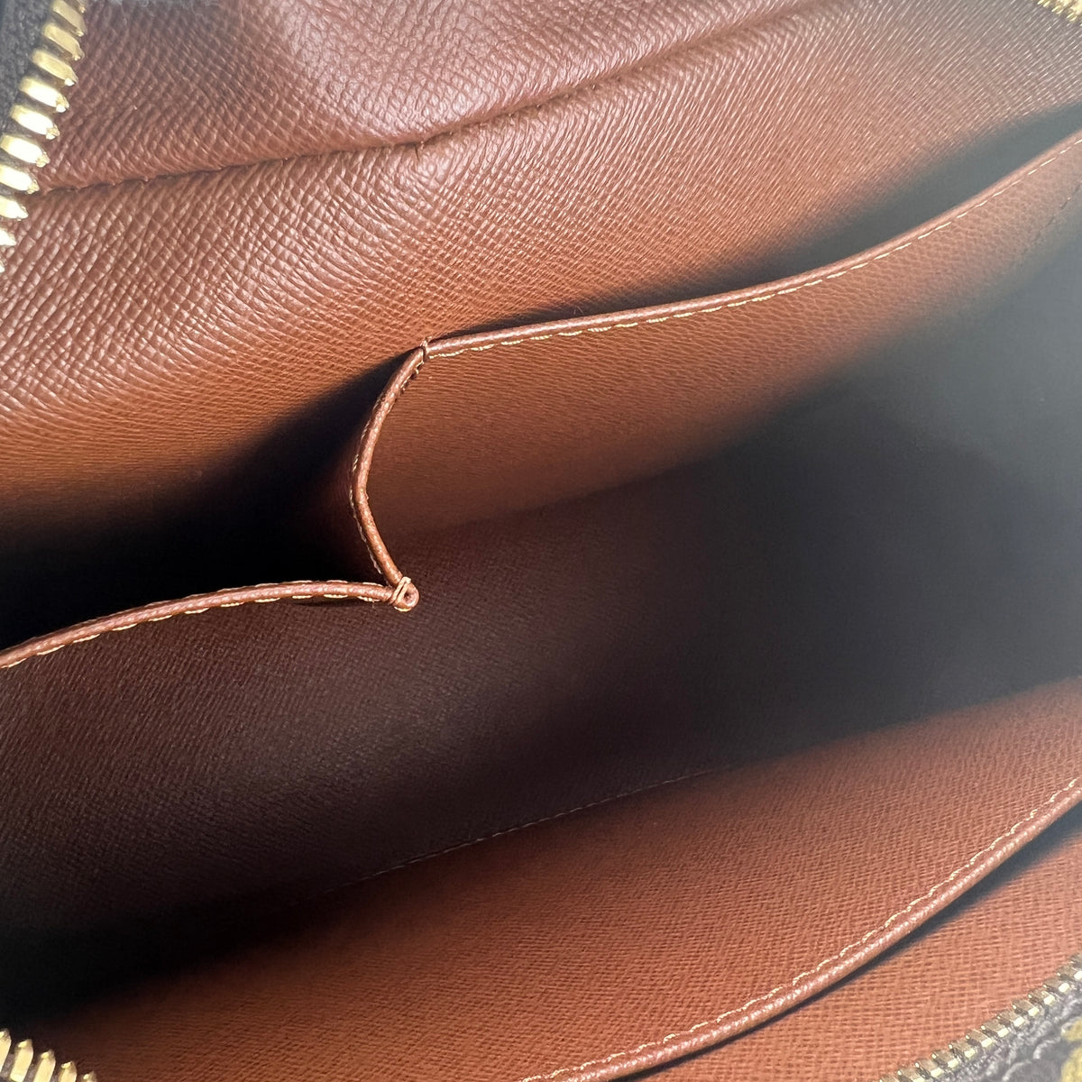 Louis Vuitton Brown Shoulder Bags A-17828