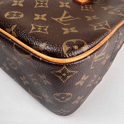 Louis Vuitton Brown Shoulder Bags A-17828
