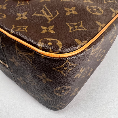 Louis Vuitton Brown Shoulder Bags A-17828