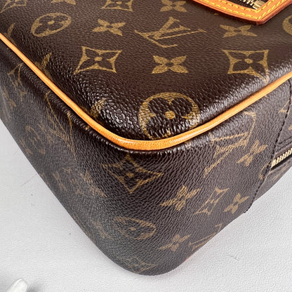 Louis Vuitton Brown Shoulder Bags A-17828