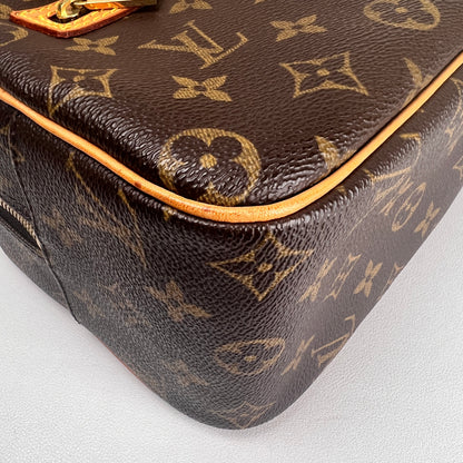 Louis Vuitton Brown Shoulder Bags A-17828
