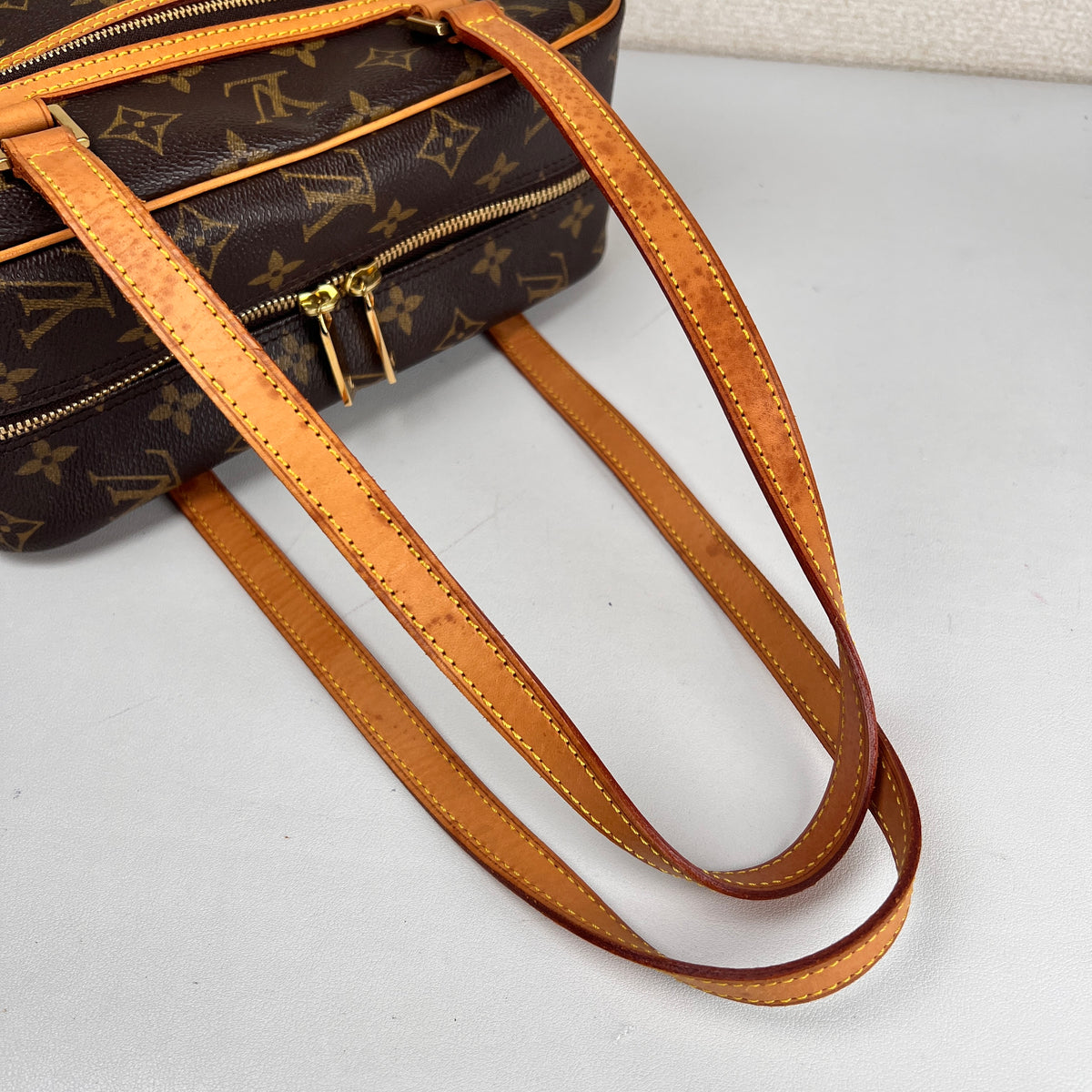 Louis Vuitton Brown Shoulder Bags A-17828