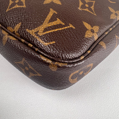 Louis Vuitton Brown Pouches A-17830