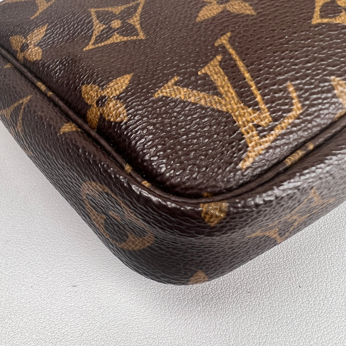 Louis Vuitton Brown Pouches A-17830