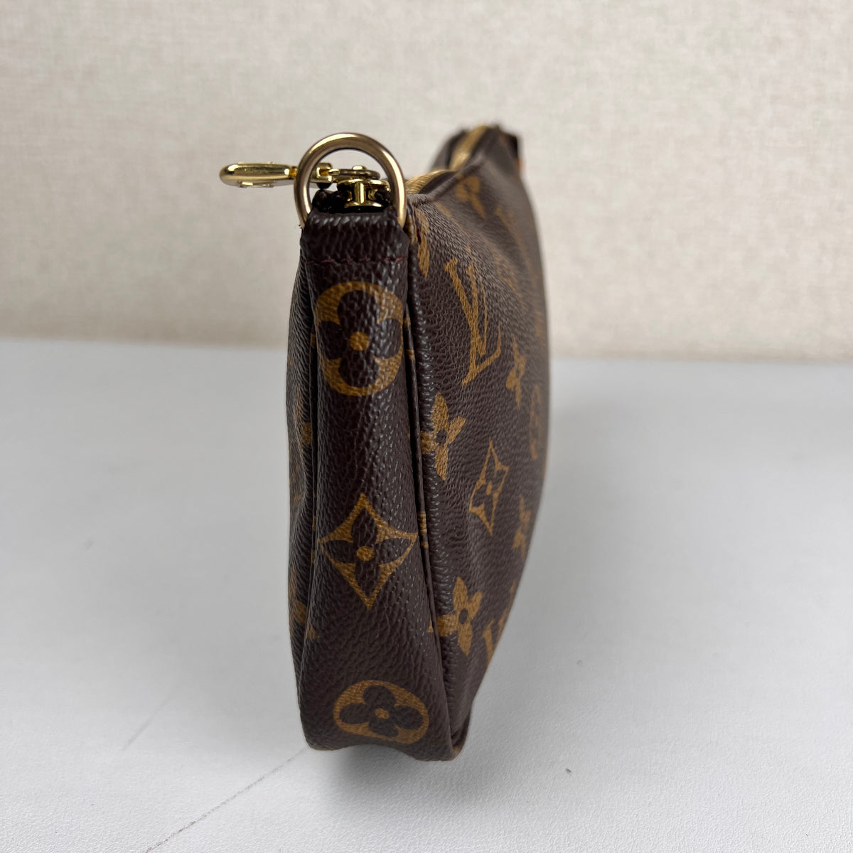 Louis Vuitton Brown Pouches A-17830