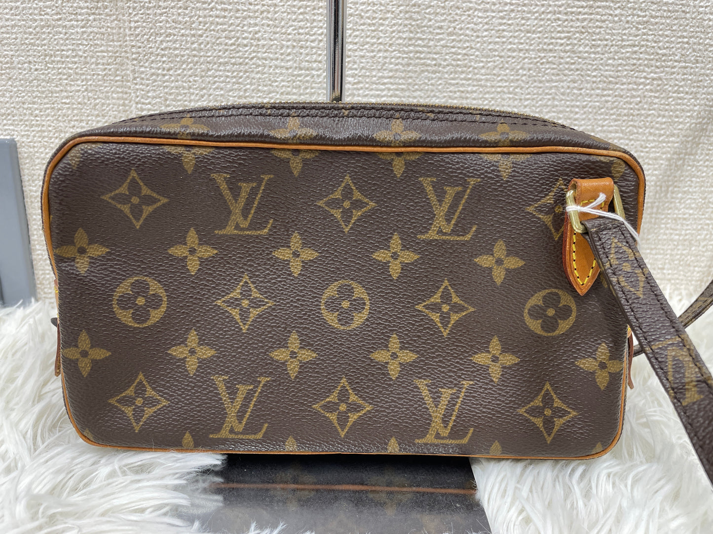 Louis Vuitton Brown Shoulder Bags A-17831