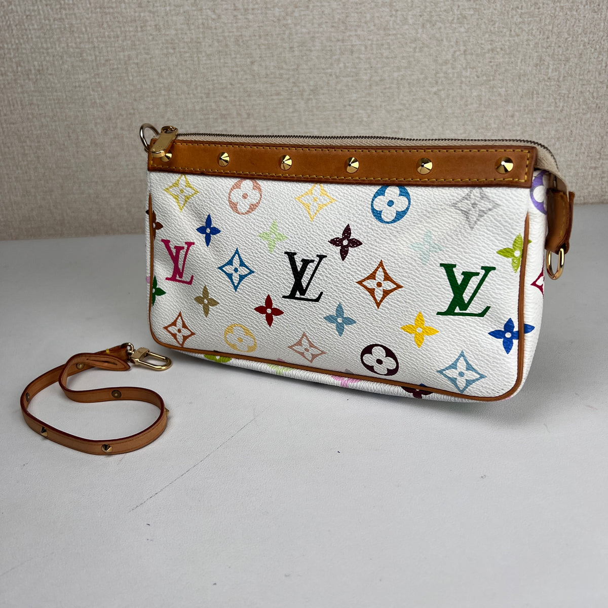 Louis Vuitton Multicolor Pouches A-17833
