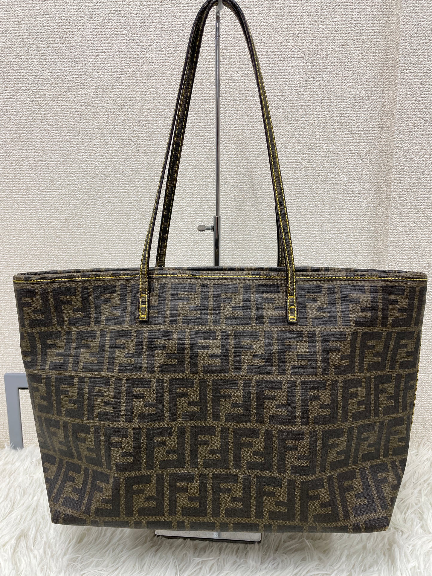 Fendi Brown Tote Bags A-17836