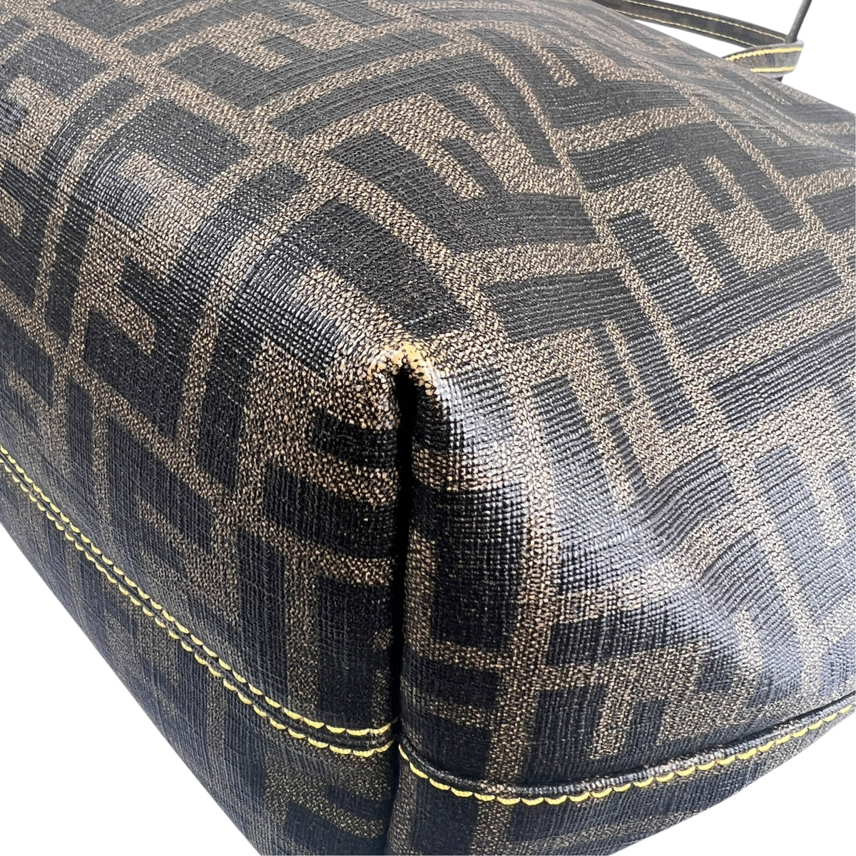 Fendi Brown Tote Bags A-17836