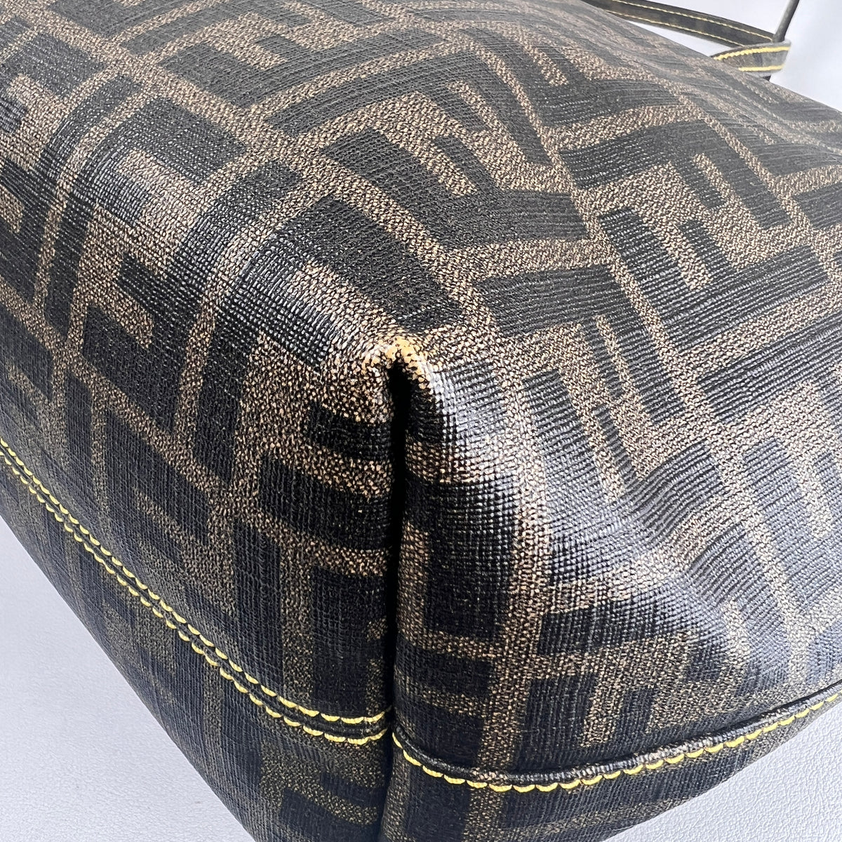 Fendi Brown Tote Bags A-17836