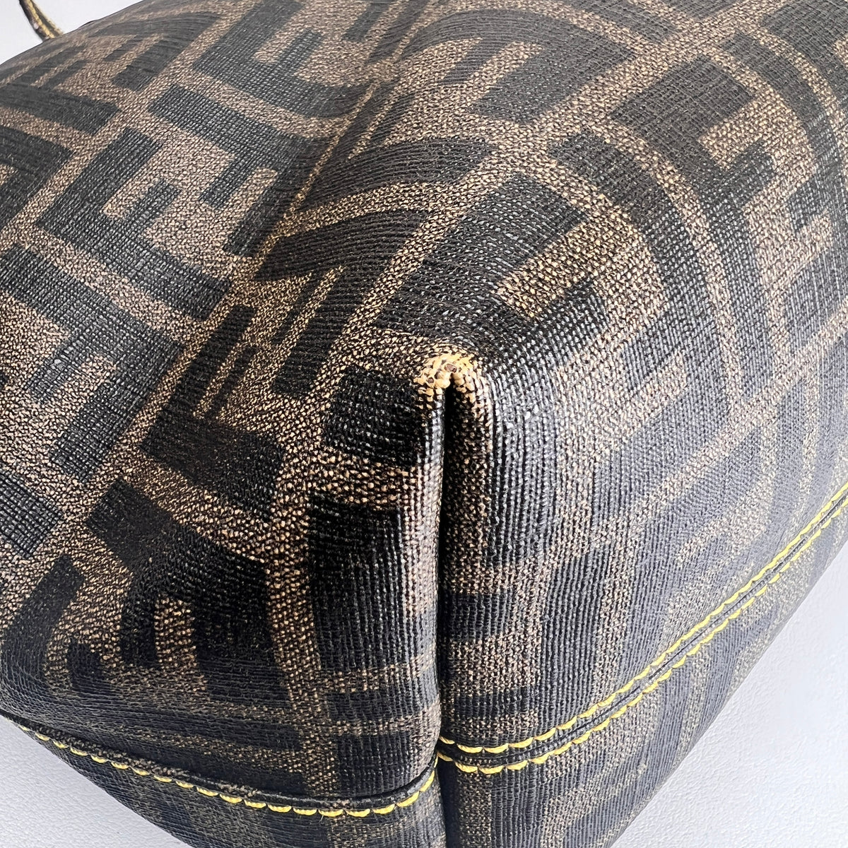 Fendi Brown Tote Bags A-17836