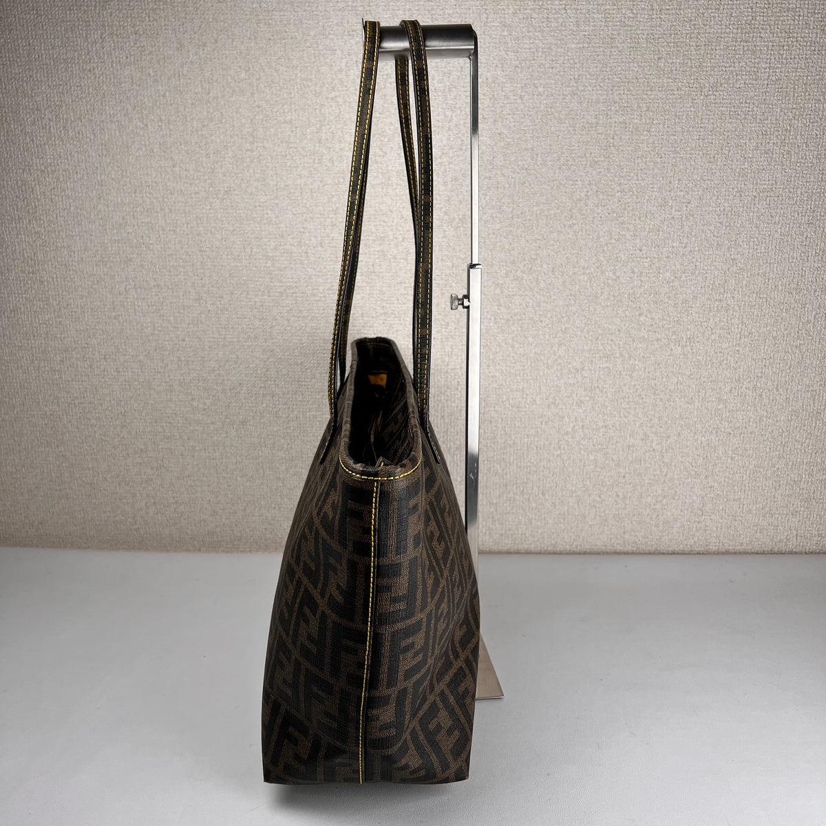 Fendi Brown Tote Bags A-17836