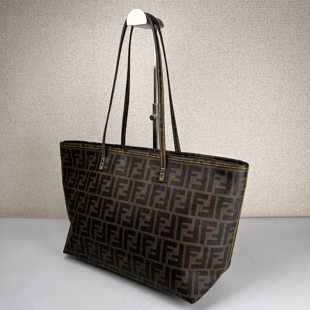 Fendi Brown Tote Bags A-17836