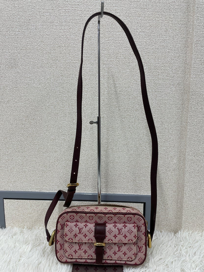Louis Vuitton Pink Shoulder Bags A-17837