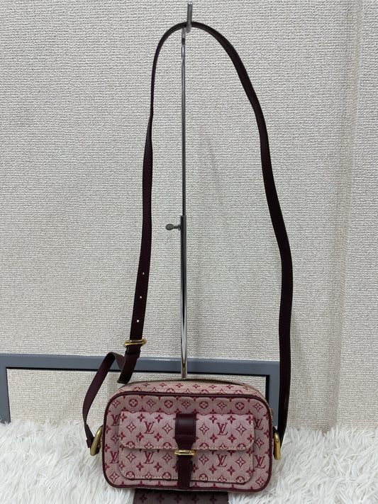 Louis Vuitton Pink Shoulder Bags A-17837